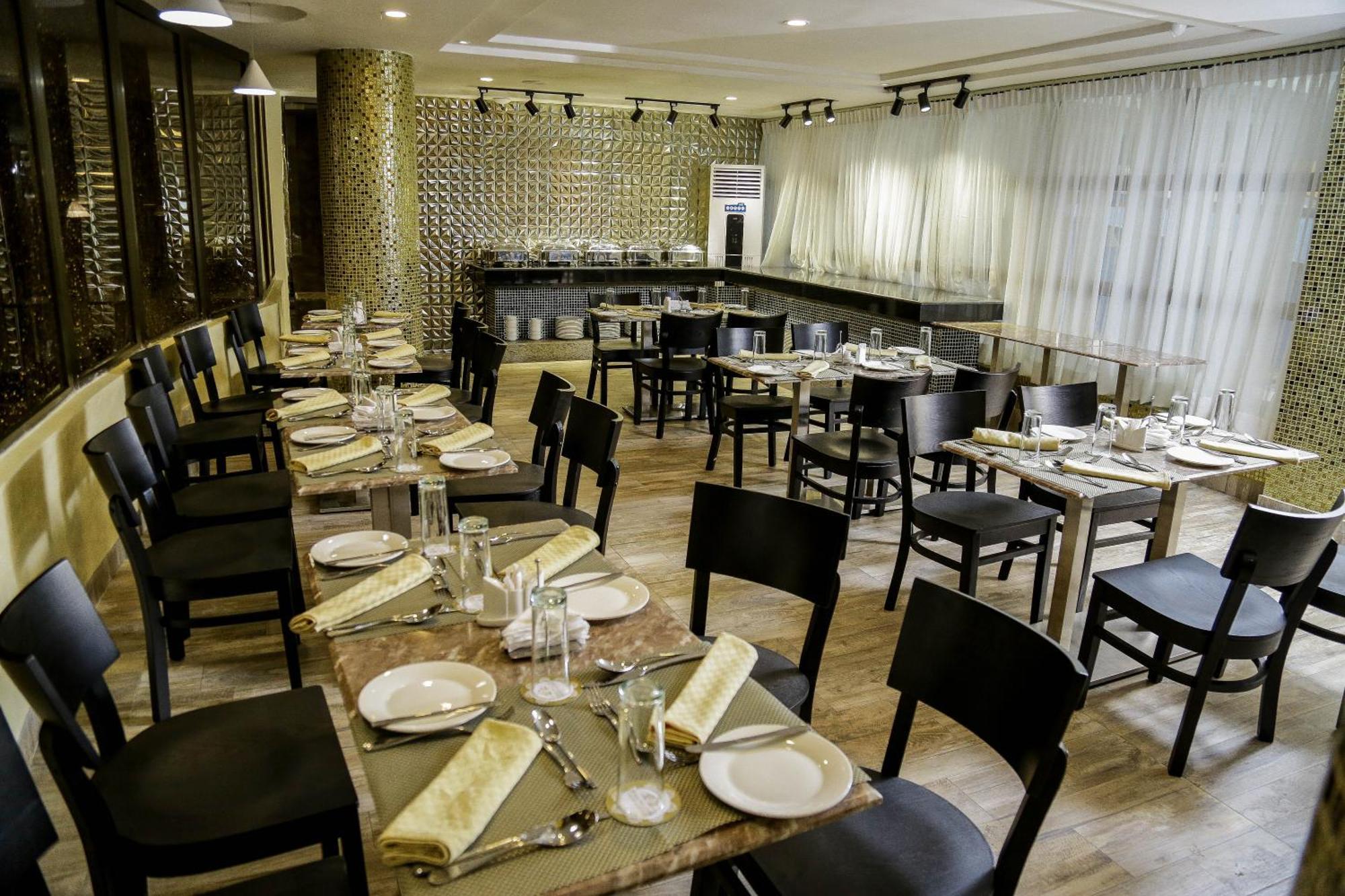 Perfecto La Villa Hotel And Suites ลากอส ภายนอก รูปภาพ