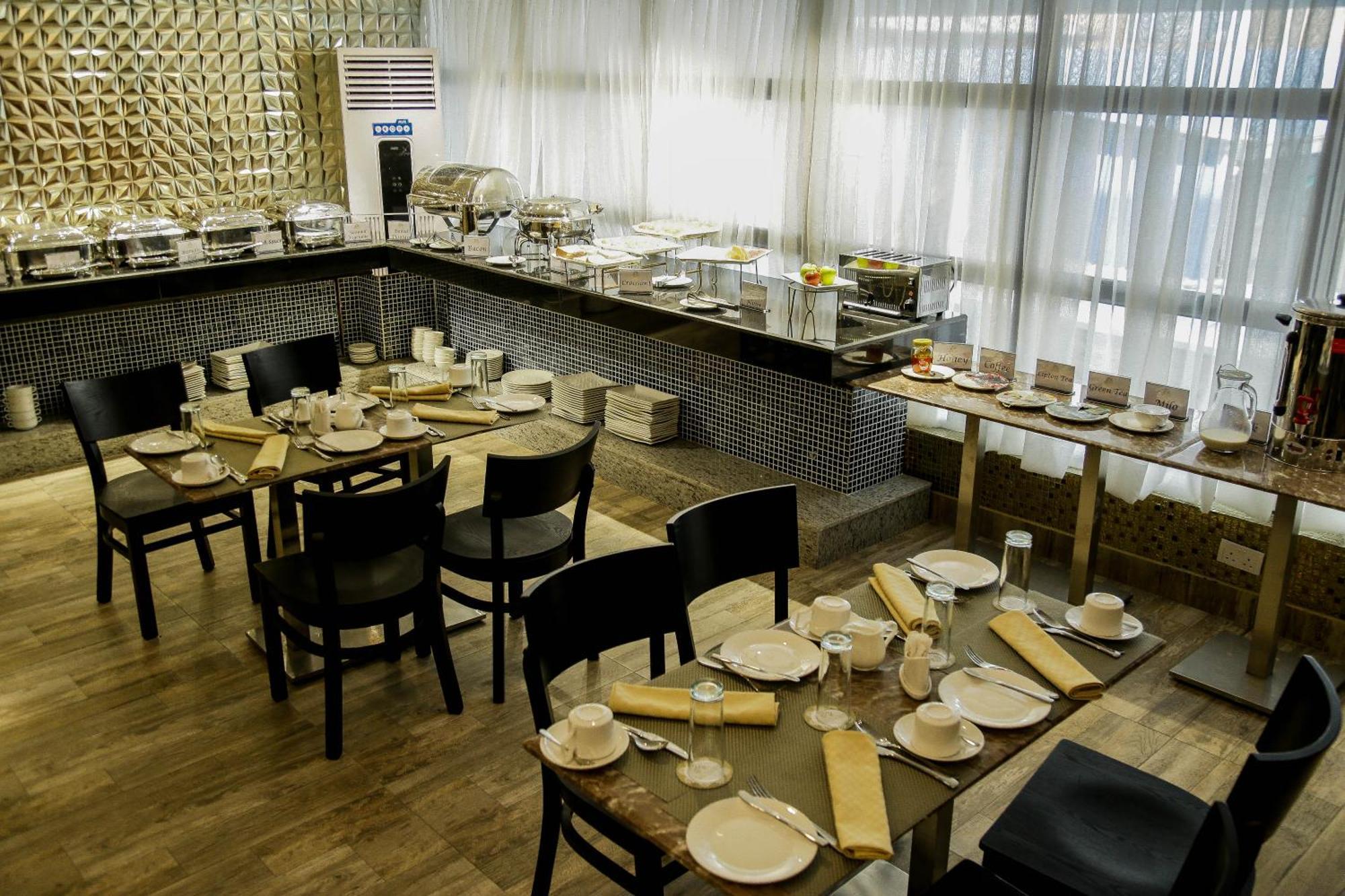 Perfecto La Villa Hotel And Suites ลากอส ภายนอก รูปภาพ