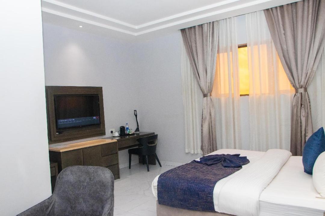Perfecto La Villa Hotel And Suites ลากอส ภายนอก รูปภาพ