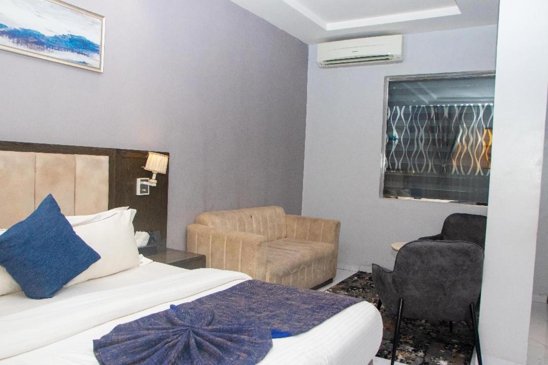 Perfecto La Villa Hotel And Suites ลากอส ภายนอก รูปภาพ