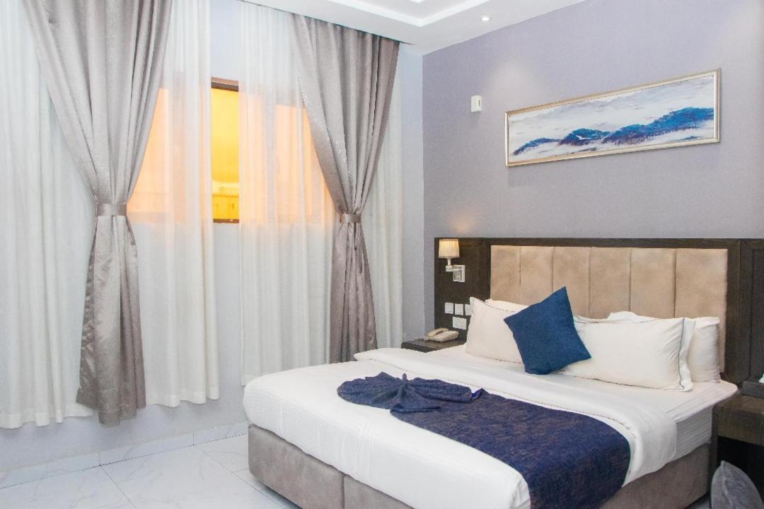Perfecto La Villa Hotel And Suites ลากอส ภายนอก รูปภาพ