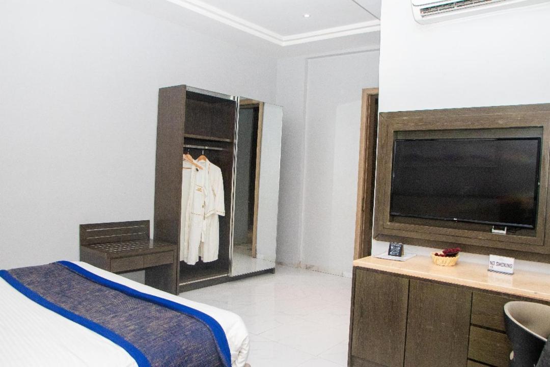 Perfecto La Villa Hotel And Suites ลากอส ภายนอก รูปภาพ
