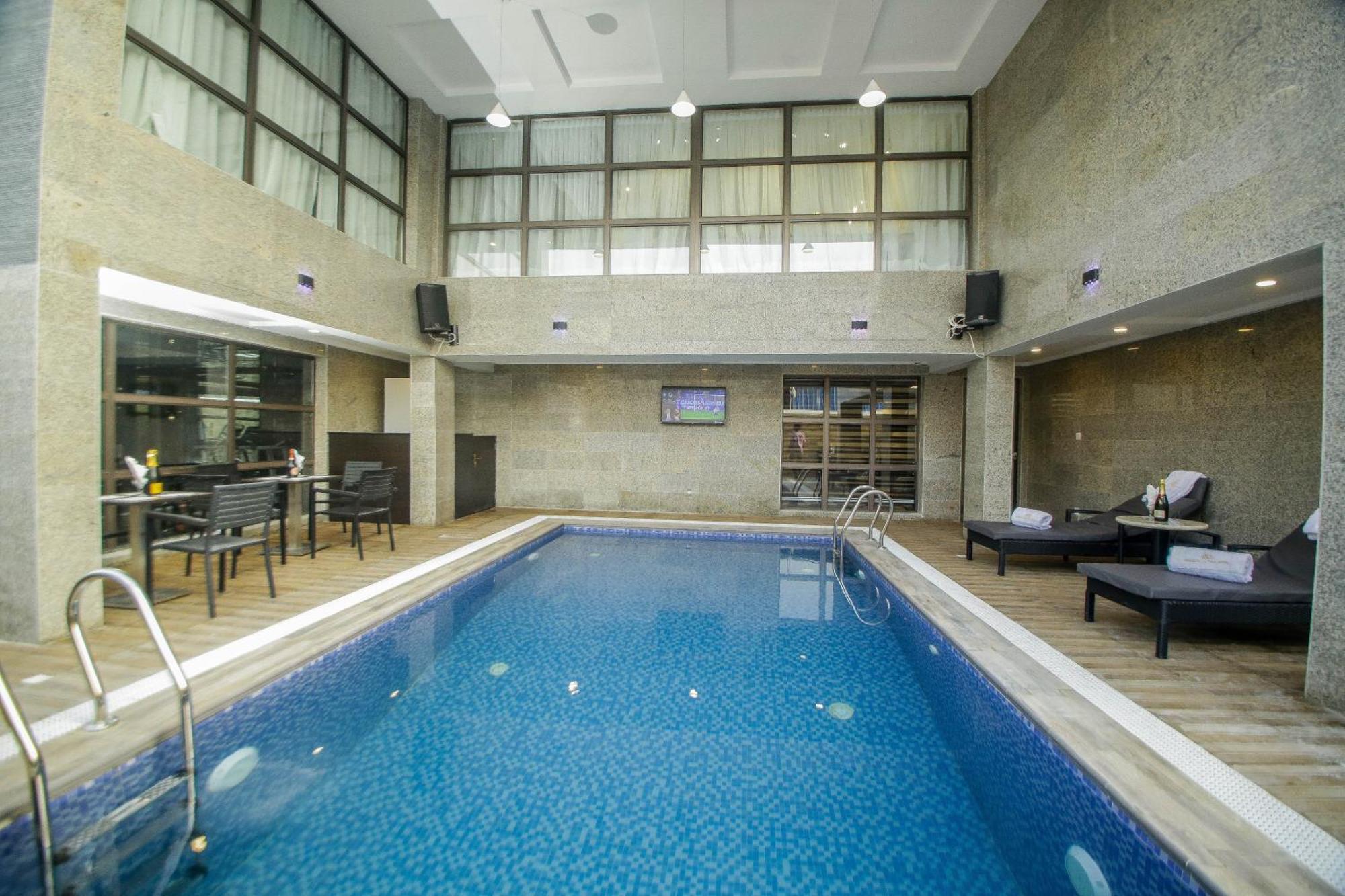 Perfecto La Villa Hotel And Suites ลากอส ภายนอก รูปภาพ
